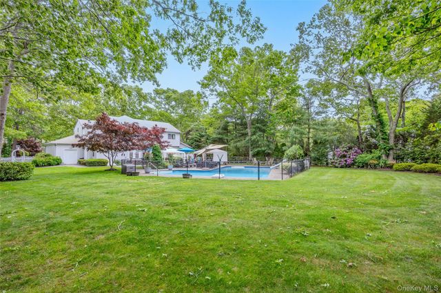 8 Frontier Trail, Manorville, NY 11949