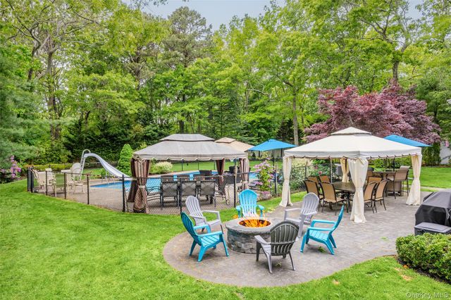 8 Frontier Trail, Manorville, NY 11949