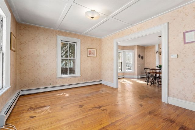 7 High St, Natick, MA 01760