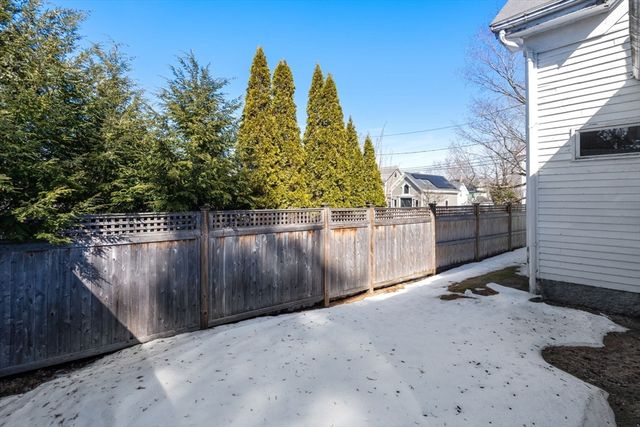 7 High St, Natick, MA 01760