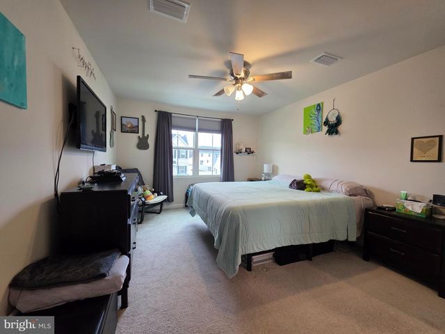 124 BIBURY ST, Martinsburg, WV 25405