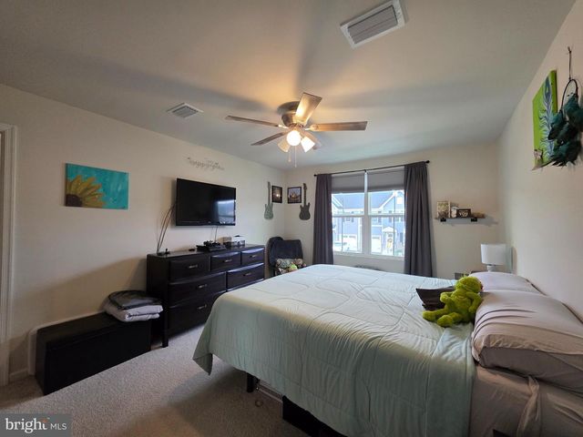 124 BIBURY ST, Martinsburg, WV 25405