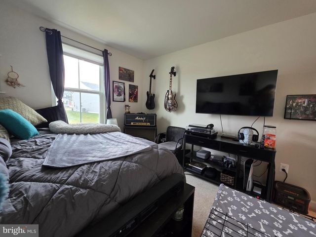 124 BIBURY ST, Martinsburg, WV 25405