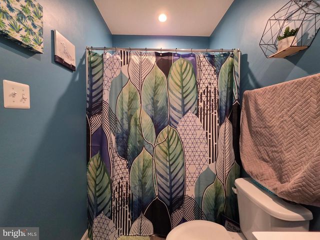 124 BIBURY ST, Martinsburg, WV 25405