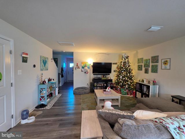 124 BIBURY ST, Martinsburg, WV 25405