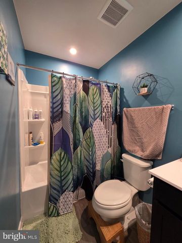 124 BIBURY ST, Martinsburg, WV 25405