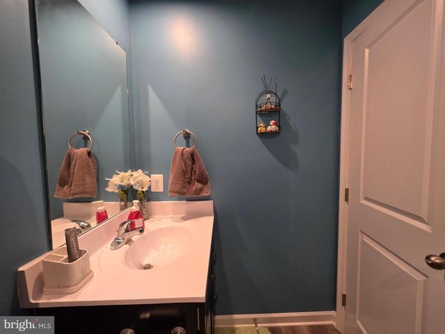 124 BIBURY ST, Martinsburg, WV 25405