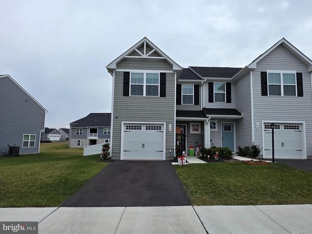 124 BIBURY ST, Martinsburg, WV 25405