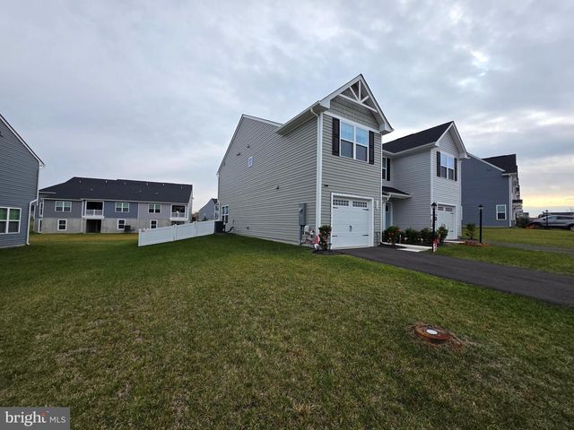 124 BIBURY ST, Martinsburg, WV 25405