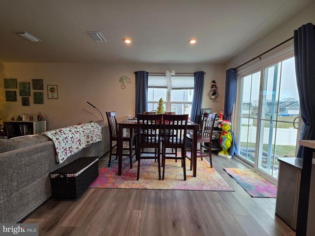 124 BIBURY ST, Martinsburg, WV 25405