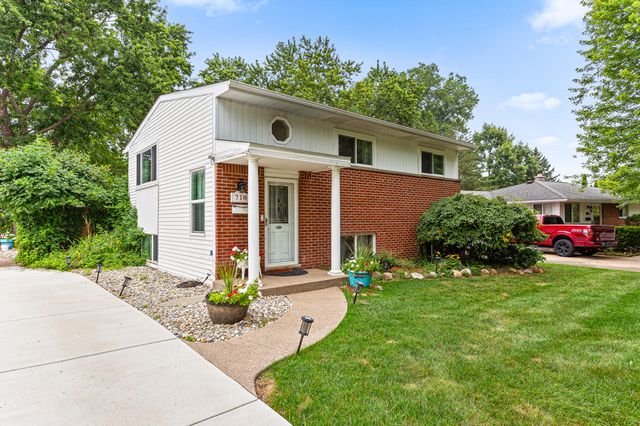 718 Panorama, Milford Vlg, MI 48381