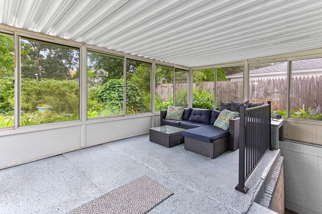 718 Panorama, Milford Vlg, MI 48381
