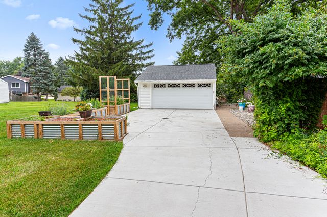 718 Panorama, Milford Vlg, MI 48381