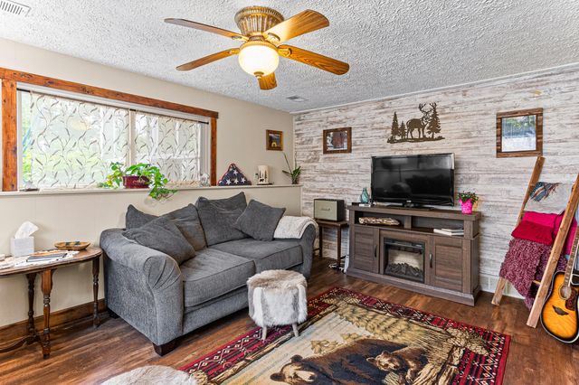 718 Panorama, Milford Vlg, MI 48381