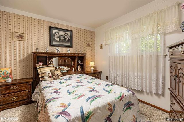 25810 Virginia Drive, Warren, MI 48091