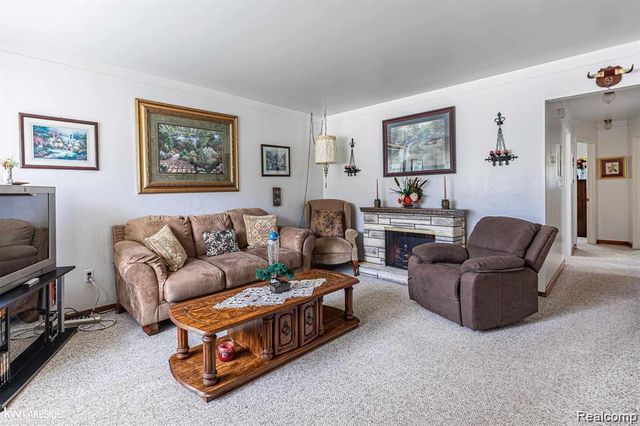 25810 Virginia Drive, Warren, MI 48091