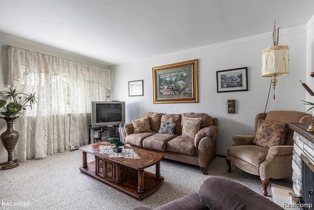 25810 Virginia Drive, Warren, MI 48091