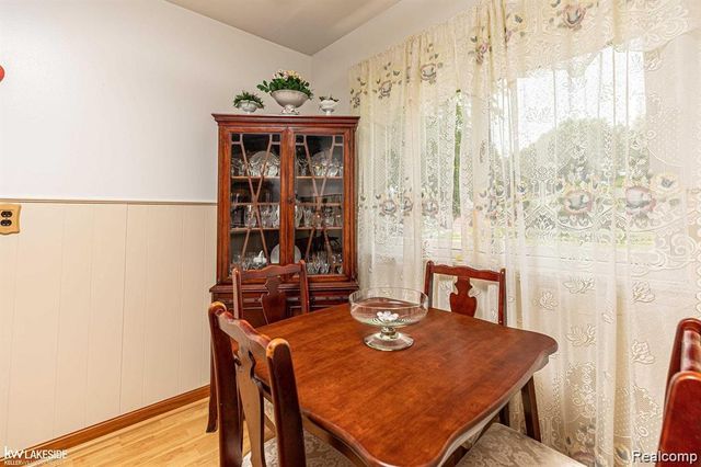 25810 Virginia Drive, Warren, MI 48091