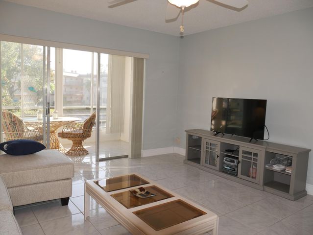 721 Lori Drive 208, Palm Springs, FL 33461