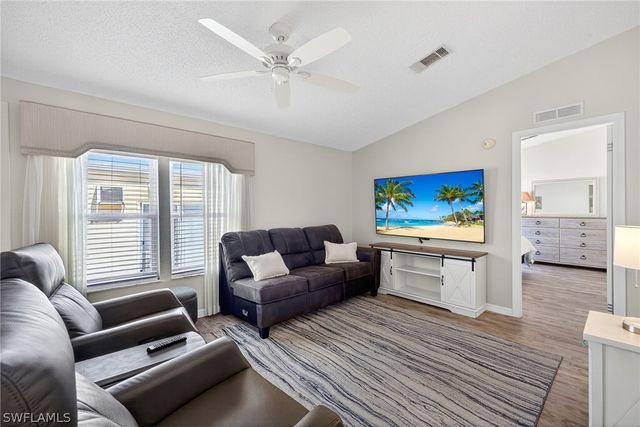 10390 Wales LOOP, Bonita Springs, FL 34135