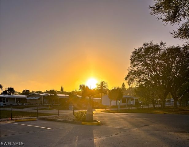 10390 Wales LOOP, Bonita Springs, FL 34135