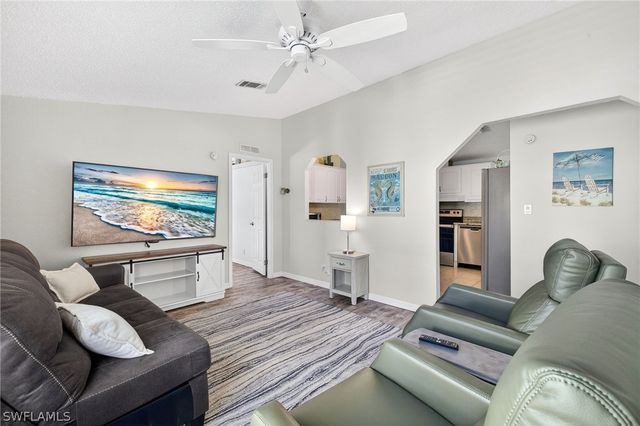 10390 Wales LOOP, Bonita Springs, FL 34135