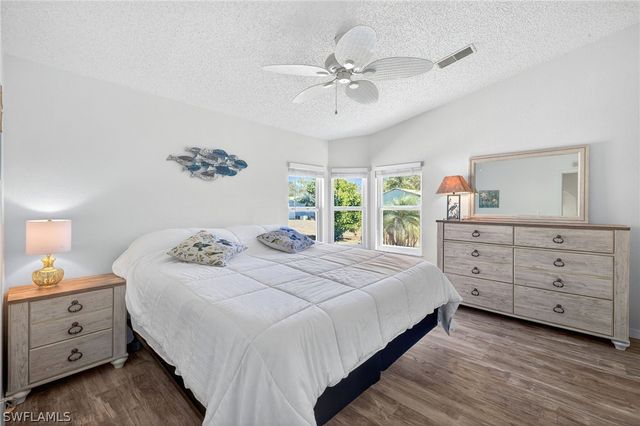 10390 Wales LOOP, Bonita Springs, FL 34135