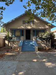 1409 V St, Sacramento, CA 95818