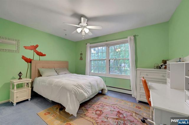 5 Pelican Court, Paramus, NJ 07652