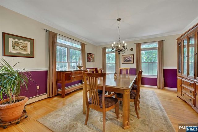 5 Pelican Court, Paramus, NJ 07652