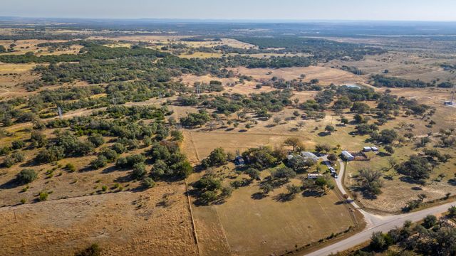 1260 County Road 2001, Lampasas, TX 76550