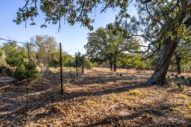 1260 County Road 2001, Lampasas, TX 76550