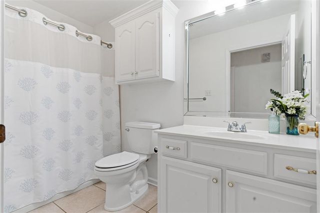 215 Pecanwood Drive, Lake Charles, LA 70605