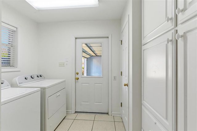 215 Pecanwood Drive, Lake Charles, LA 70605