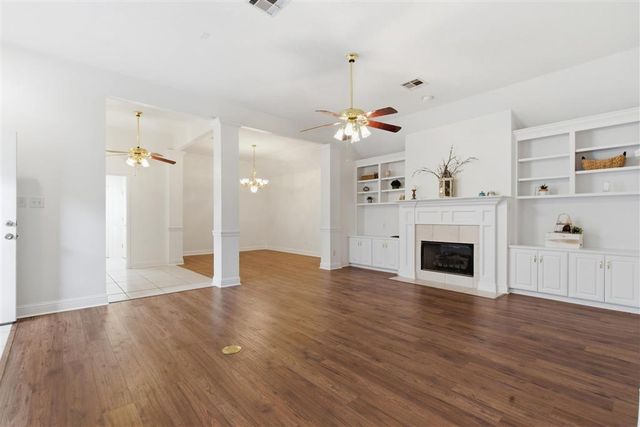 215 Pecanwood Drive, Lake Charles, LA 70605