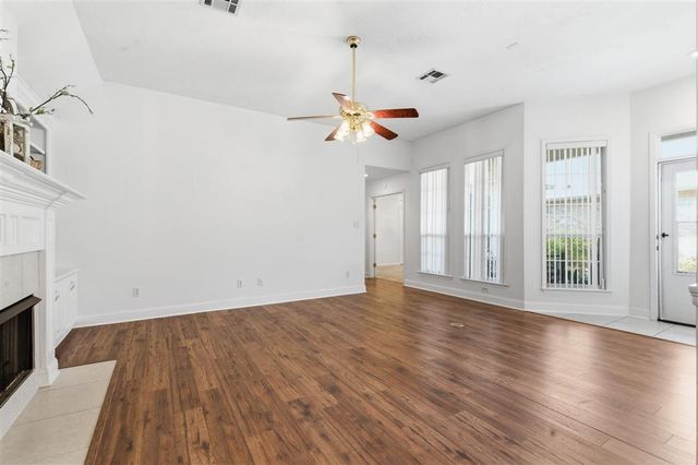 215 Pecanwood Drive, Lake Charles, LA 70605