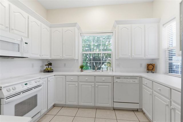 215 Pecanwood Drive, Lake Charles, LA 70605