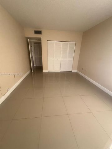 1965 S Ocean Drive 10P, Hallandale Beach, FL 33009