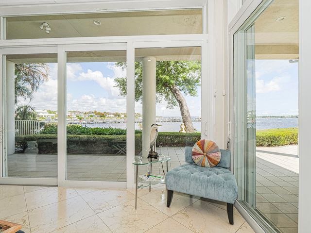 226 SW Palm Cove Drive, Palm City, FL 34990