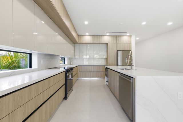821 SW 1st Street, Fort Lauderdale, FL 33312