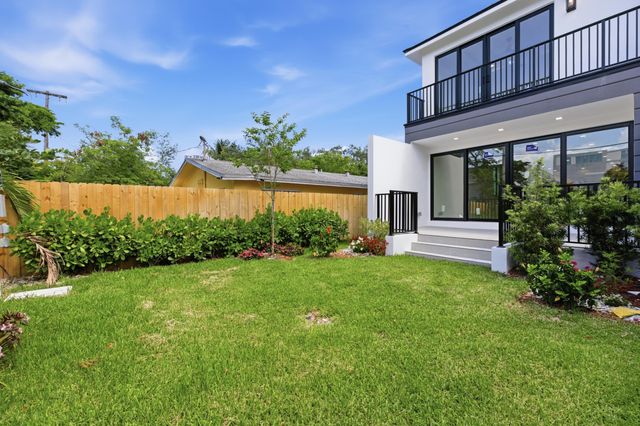 821 SW 1st Street, Fort Lauderdale, FL 33312
