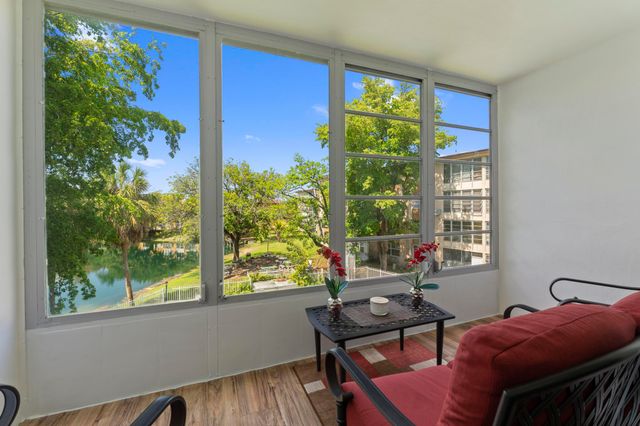 5275 NW 10th Court 305, Plantation, FL 33313