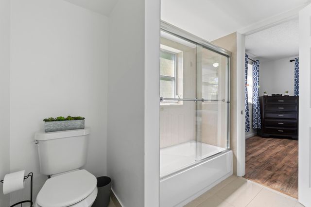 5275 NW 10th Court 305, Plantation, FL 33313