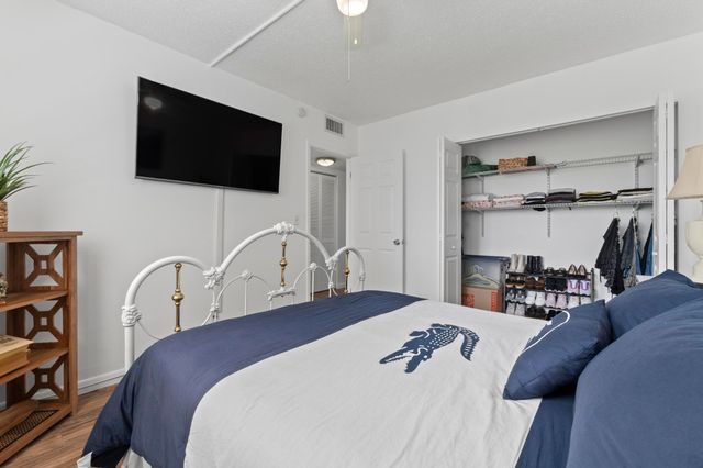 5275 NW 10th Court 305, Plantation, FL 33313