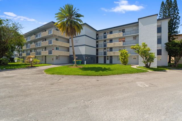 5275 NW 10th Court 305, Plantation, FL 33313