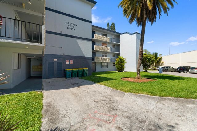 5275 NW 10th Court 305, Plantation, FL 33313