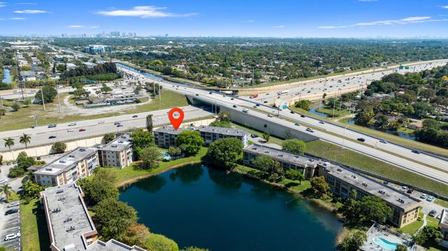 5275 NW 10th Court 305, Plantation, FL 33313