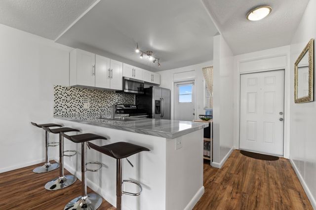 5275 NW 10th Court 305, Plantation, FL 33313