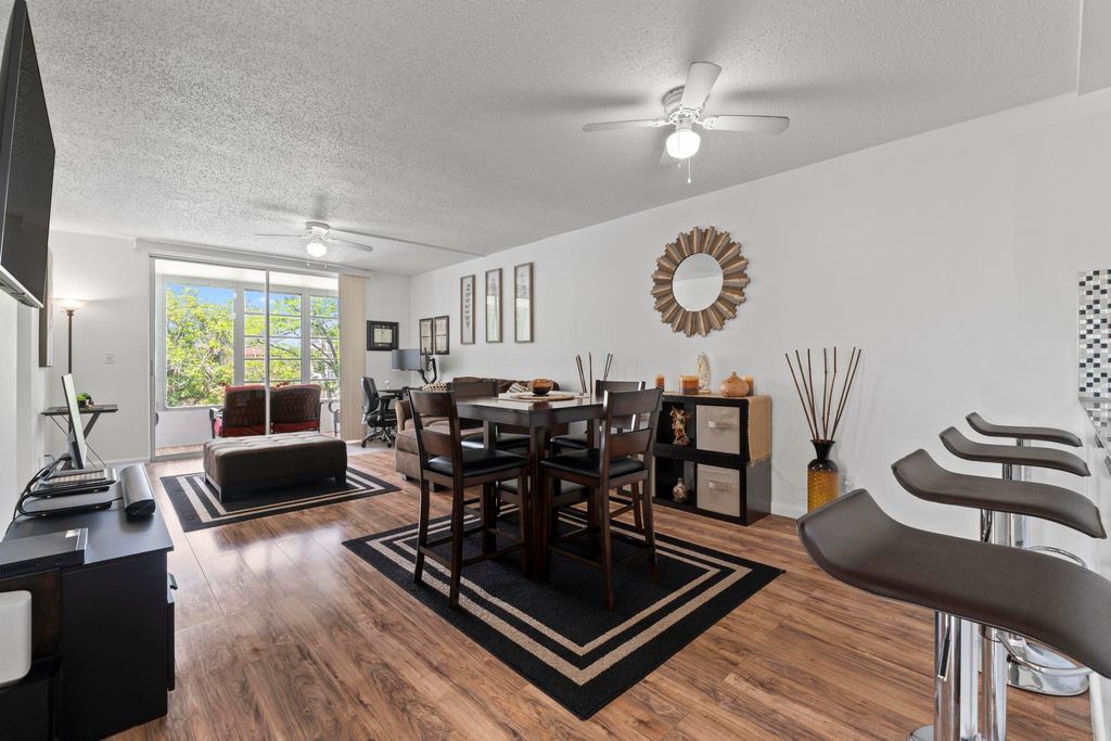 5275 NW 10th Court 305, Plantation, FL 33313