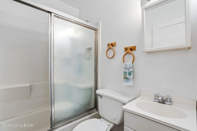3523 Manslick Rd, Louisville, KY 40215